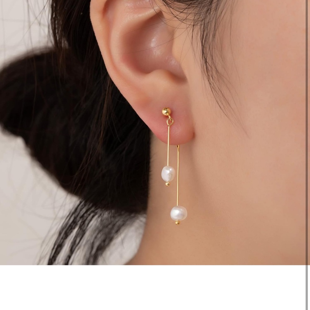 DAILY VIBES 14K Gold Pearl Drop White Cultured Baroque. One single earring.